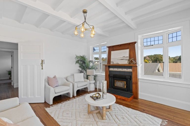 Photo of property in 16 Bulteel Street, New Plymouth, 4310