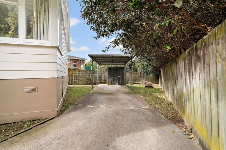 Photo of property in 6b Waikaremoana Place, Pakuranga Heights, Auckland, 2010