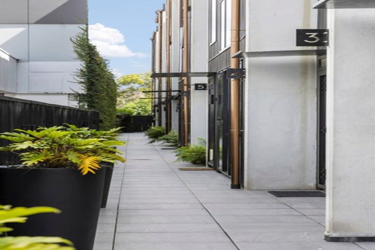 Photo of property in Sugar Lane Apartments, 4/31 Rawene Road, Birkenhead, Auckland, 0626