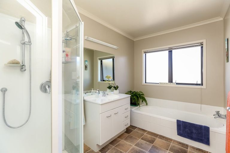 Photo of property in 22 Truby King Street, Merrilands, New Plymouth, 4312