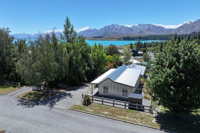 Photo of property in 26 Aorangi Crescent, Lake Tekapo, 7999