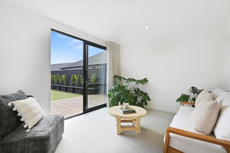 Photo of property in 9 Reece Place, Marshland, Christchurch, 8051