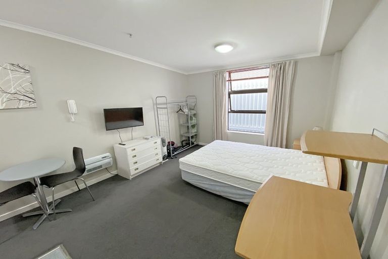 Photo of property in Aitken Street Apartments, 704/5 Aitken Street, Thorndon, Wellington, 6011