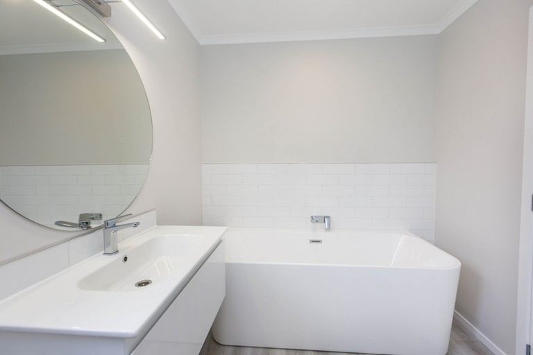 Photo of property in 84 Mawai Hakona Drive, Wallaceville, Upper Hutt, 5018