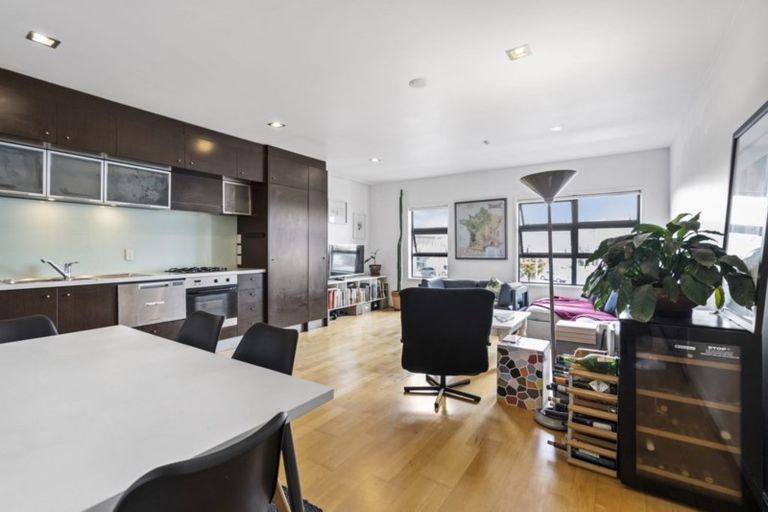 Photo of property in 2d/221 Great North Road, Grey Lynn, Auckland, 1021