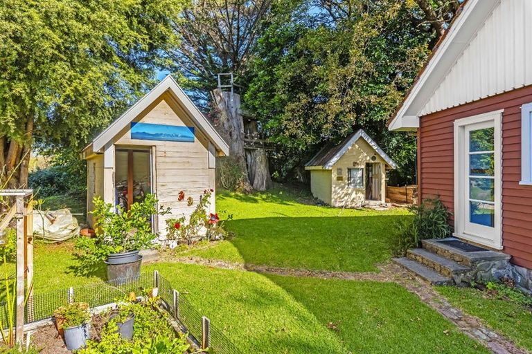 Photo of property in 13 Kauri Road, Waikanae, 5036