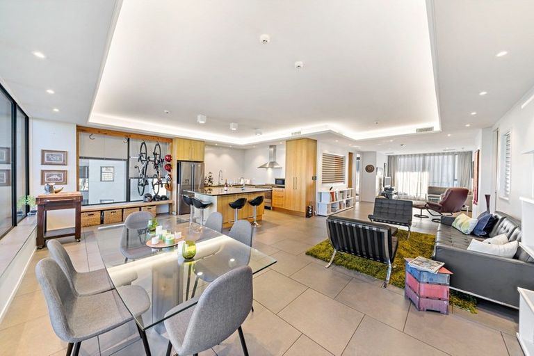 Photo of property in 9c/2 Saint Martins Lane, Grafton, Auckland, 1010