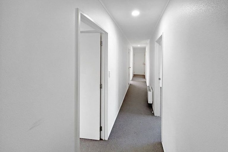 Photo of property in 1/5 Saint Leger Crescent, Huntington Park, Auckland, 2013