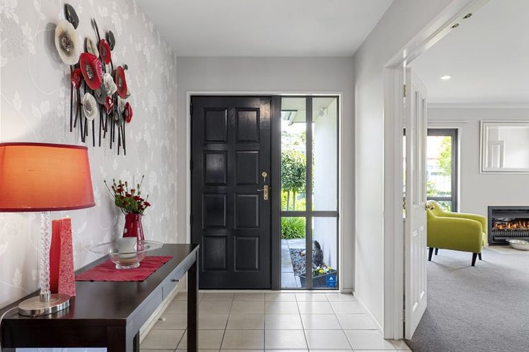 Photo of property in 9 Oakview Lane, Cashmere, Christchurch, 8022