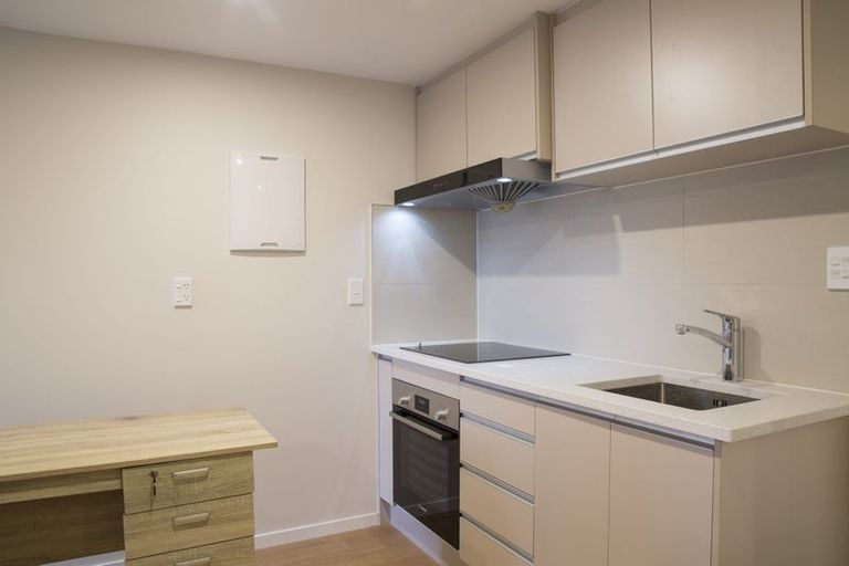 Photo of property in 93 Chelsea View Drive, Chatswood, Auckland, 0626