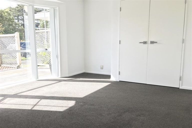 Photo of property in 1/73 Shakespeare Road, Milford, Auckland, 0620