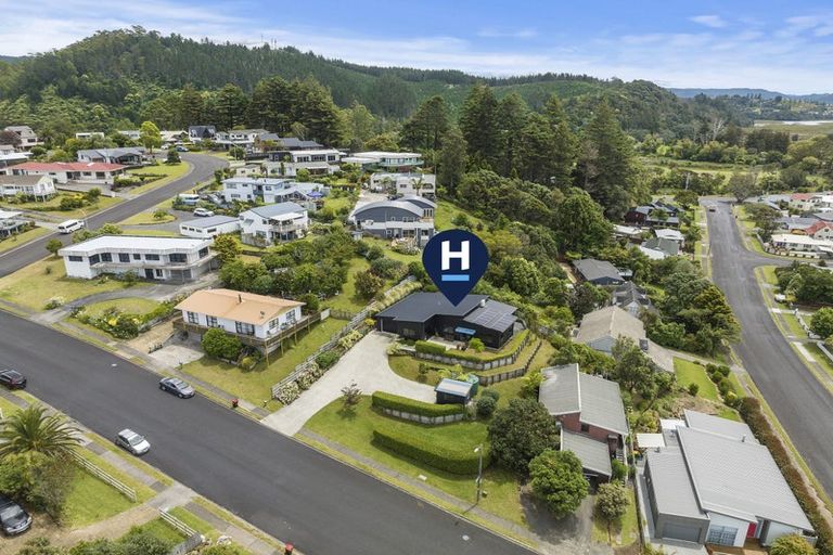 Photo of property in 203 The Drive, Whangamata, 3620