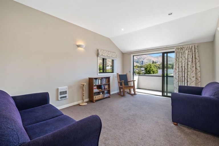 Photo of property in 19 Stonebrook Drive, Wanaka, 9305