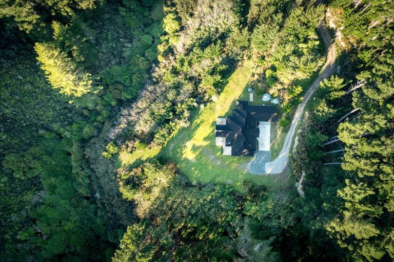 Photo of property in 150 Makara Road, Makara, Karori, 6972