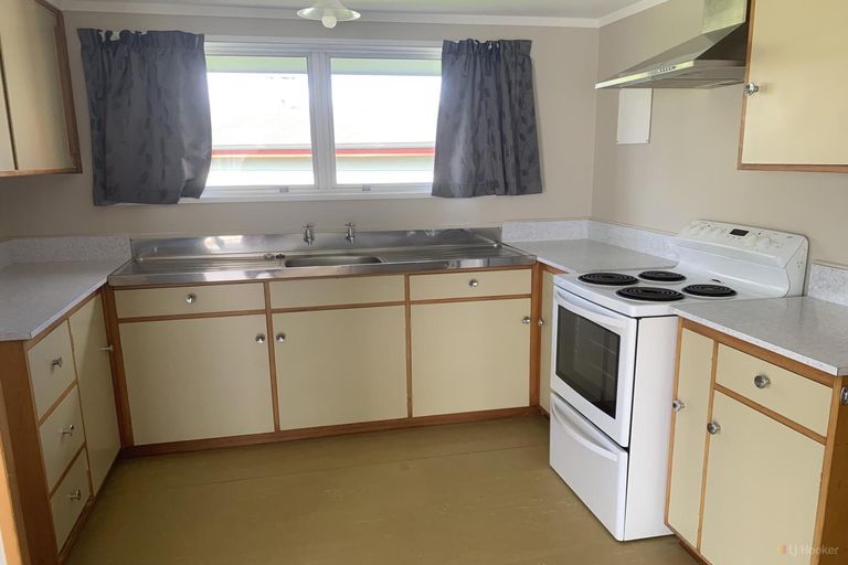 Photo of property in 64 Shearman Street, Waimate, 7924