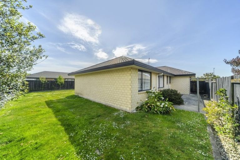 Photo of property in 4 Boston Parade, Kelvin Grove, Palmerston North, 4414