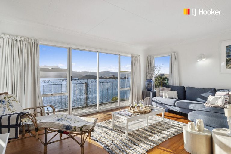 Photo of property in 35 Oxley Crescent, Broad Bay, Dunedin, 9014