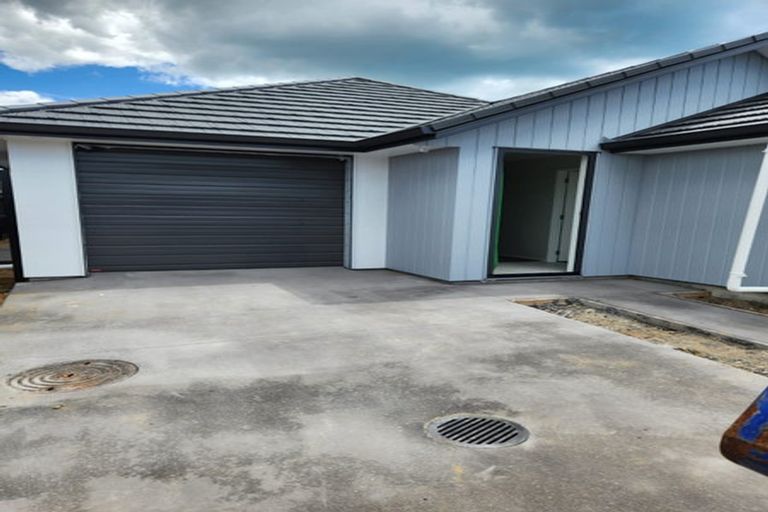 Photo of property in 5 Tractor Way, Papamoa, 3118