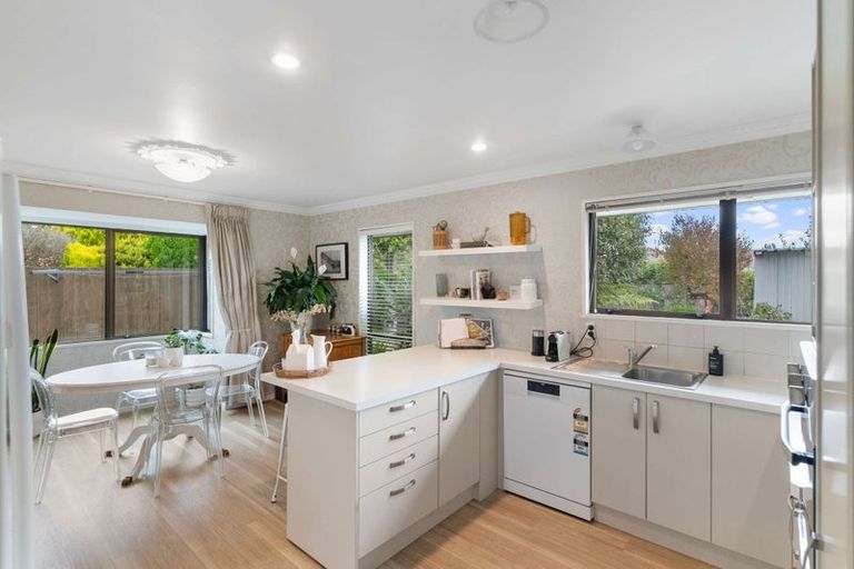 Photo of property in 19a Clipper Place, Redwood, Christchurch, 8051