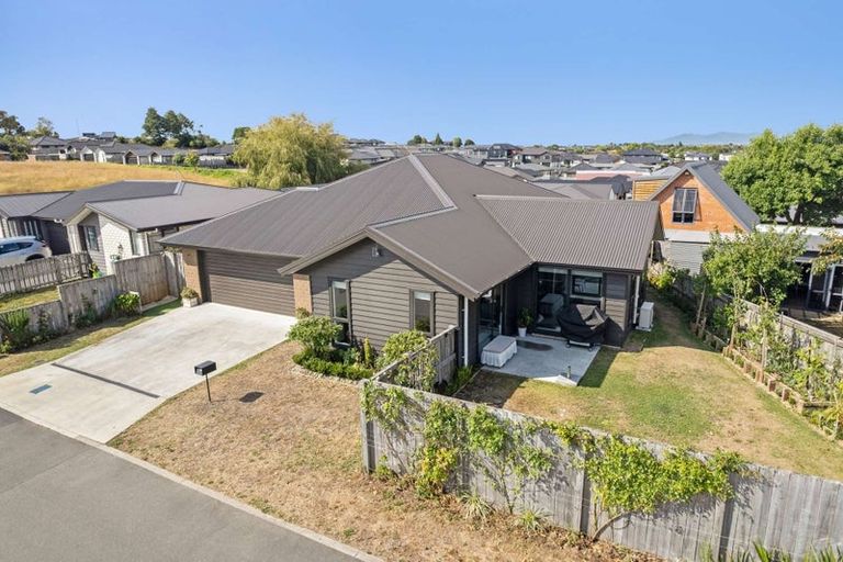 Photo of property in 5 Faber Place, Rototuna North, Hamilton, 3210