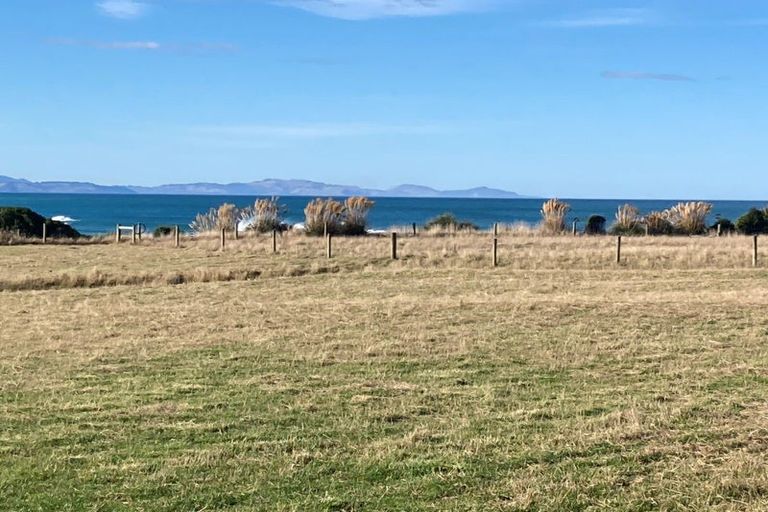 Photo of property in 11 Otuarae Drive, Taieri Beach, 9091