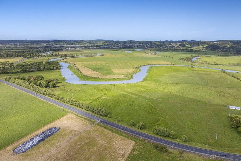 Photo of property in 2162 State Highway 16, Helensville, 0875