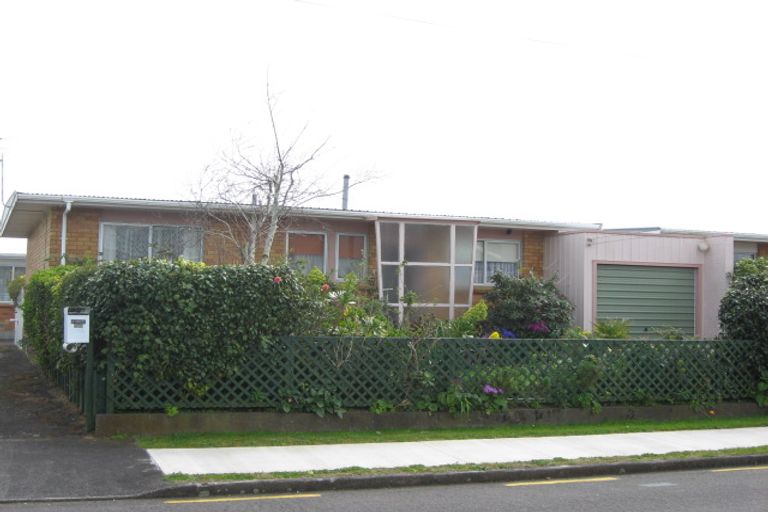 Photo of property in 5 Struan Avenue, Lower Vogeltown, New Plymouth, 4310