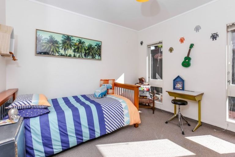 Photo of property in 38 Wyoming Avenue, Murrays Bay, Auckland, 0630