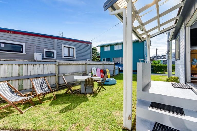 Photo of property in 18 Third Avenue, Urenui, 4377
