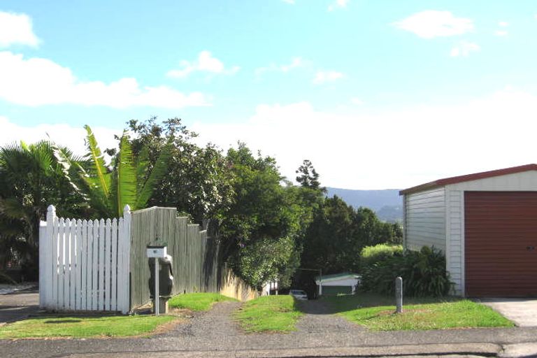 Photo of property in 16 Waitaki Street, Henderson, Auckland, 0612