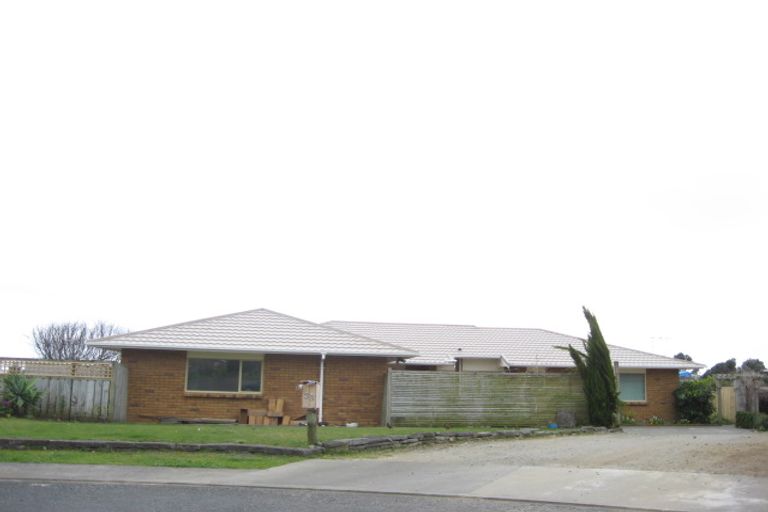 Photo of property in 23 The Outlook, Oakura, 4314