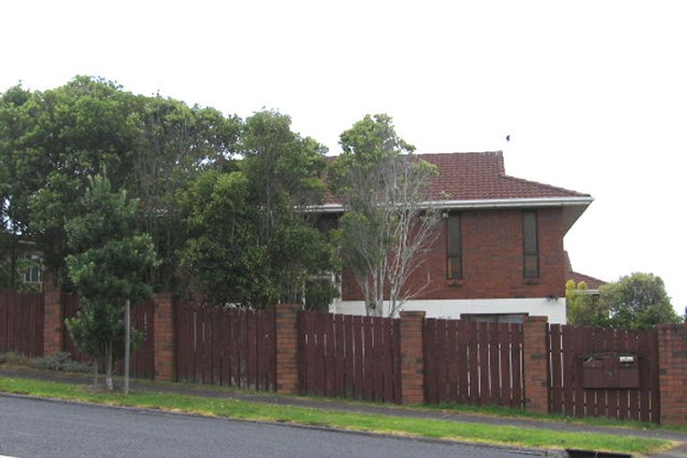 Photo of property in 1/163 East Coast Road, Castor Bay, Auckland, 0620