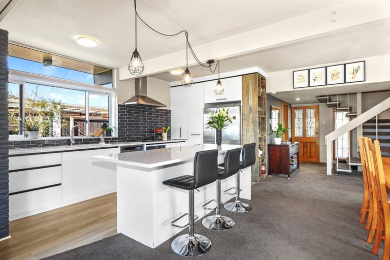 Photo of property in 48 Harrowdale Drive, Avonhead, Christchurch, 8042