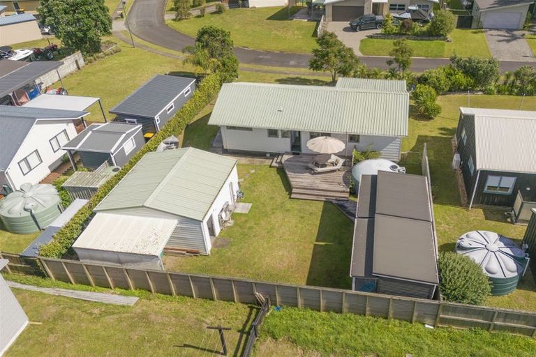 Photo of property in 23 Hawk Hill Crescent, Cooks Beach, Whitianga, 3591