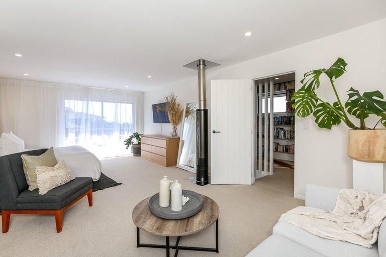 Photo of property in 23 Linda Street, Oakura, 4314