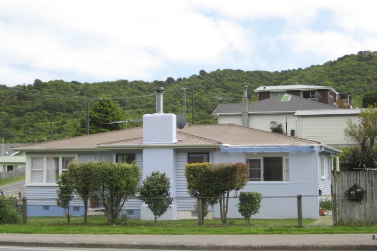 Photo of property in 99 Waikawa Road, Picton, 7220