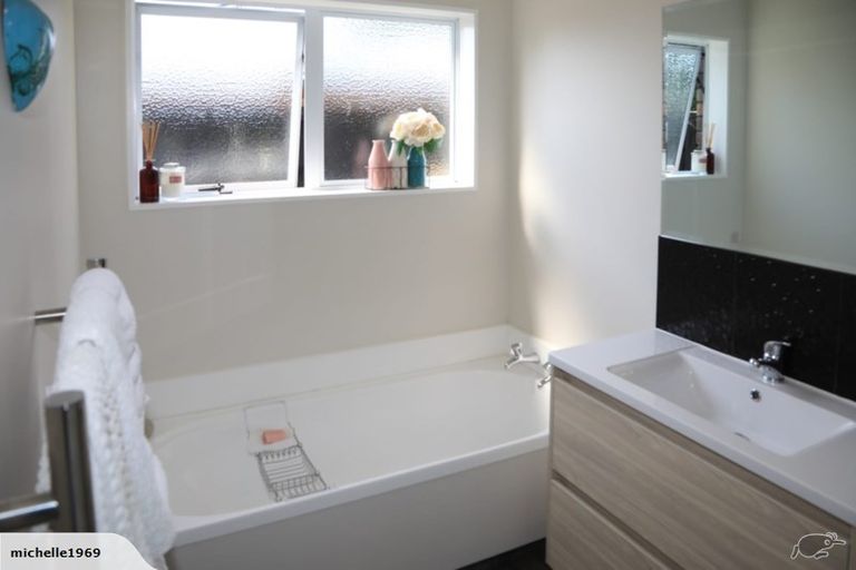 Photo of property in 23a Sandwich Road, St Andrews, Hamilton, 3200