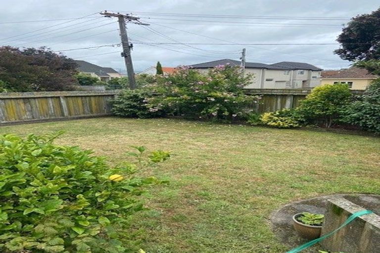 Photo of property in 28 The Quadrant, Miramar, Wellington, 6022