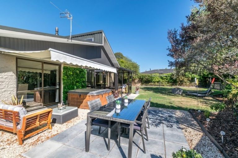 Photo of property in 8 Walker Place, Rangiora, 7400