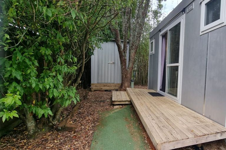 Photo of property in 1 Wilson Road, Glen Eden, Auckland, 0602