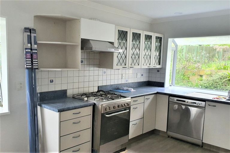 Photo of property in 5 Fyvie Avenue, Tawa, Wellington, 5028