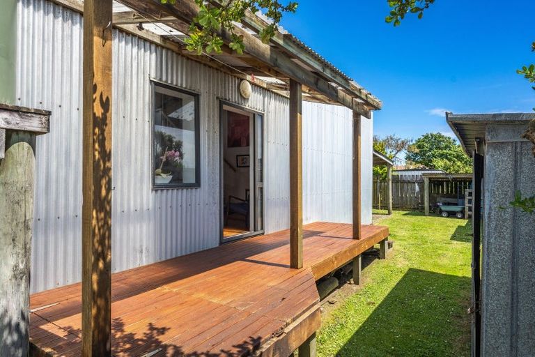 Photo of property in 22 Kiharoa Street, Otaki Beach, Otaki, 5512