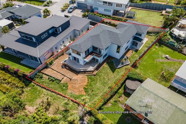 Photo of property in 1053b Whangaparaoa Road, Tindalls Beach, Whangaparaoa, 0930