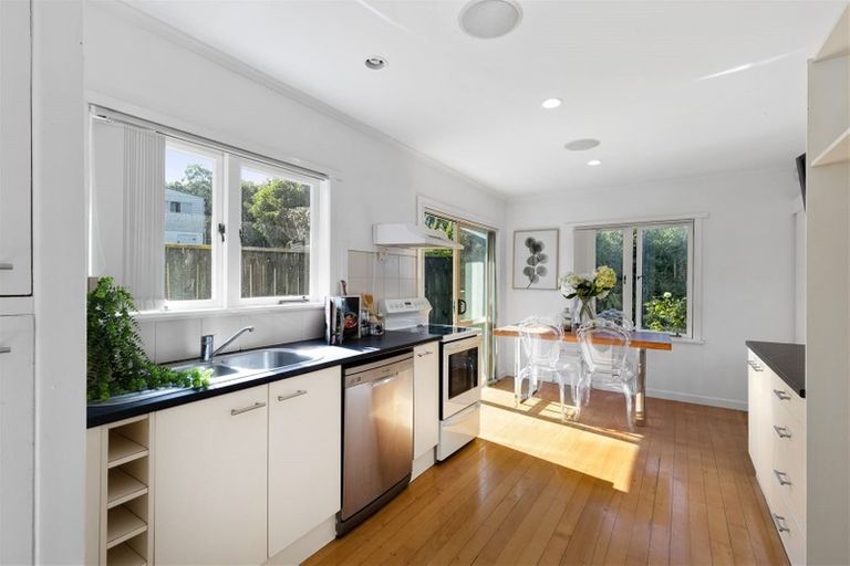 Photo of property in 3 Havelock Avenue, Forrest Hill, Auckland, 0620