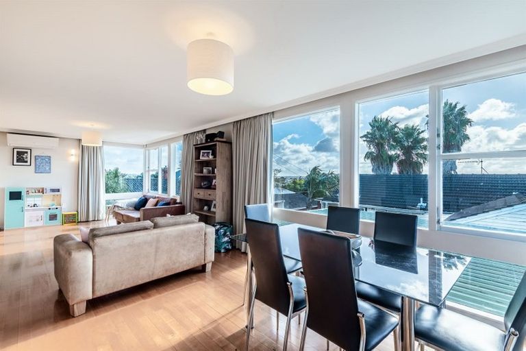 Photo of property in 1/9 Kawerau Avenue, Devonport, Auckland, 0624