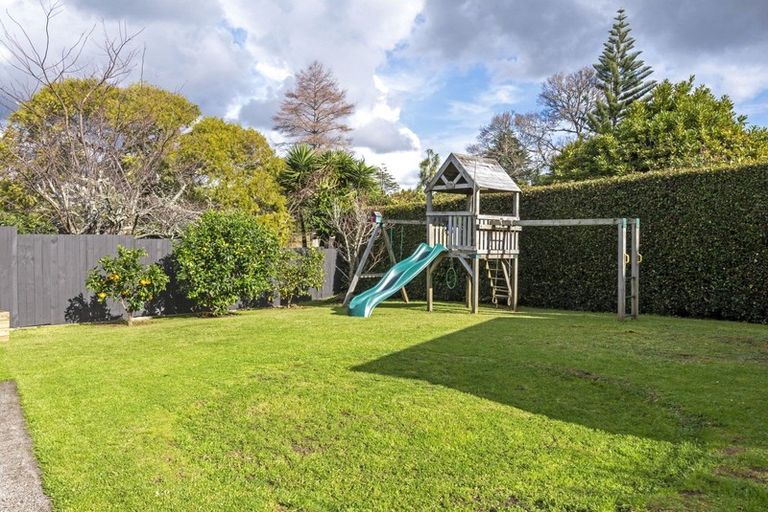 Photo of property in 12 Fordyce Avenue, Sunnyhills, Auckland, 2010