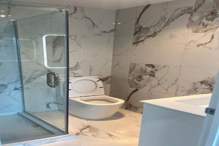 Photo of property in 83b Hutchinsons Road, Bucklands Beach, Auckland, 2014