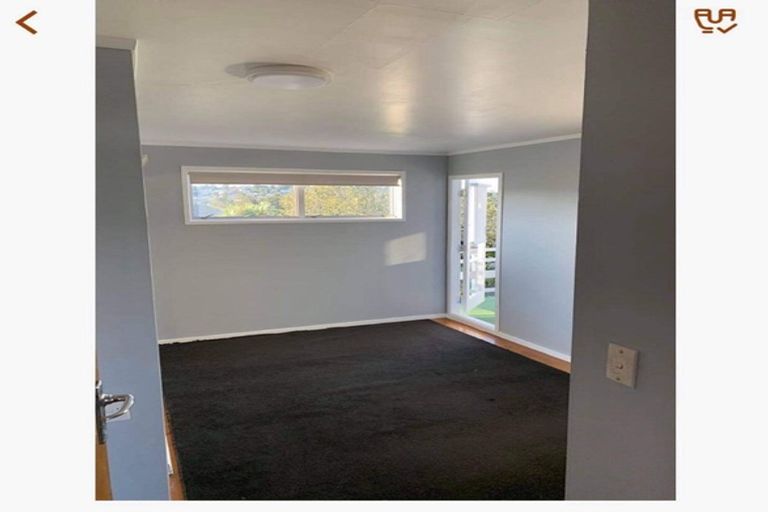 Photo of property in 2/65 Cliff View Drive, Green Bay, Auckland, 0604