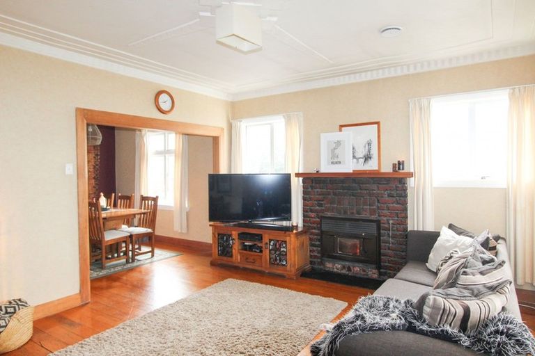 Photo of property in 10 Huxley Street, Pahiatua, 4910
