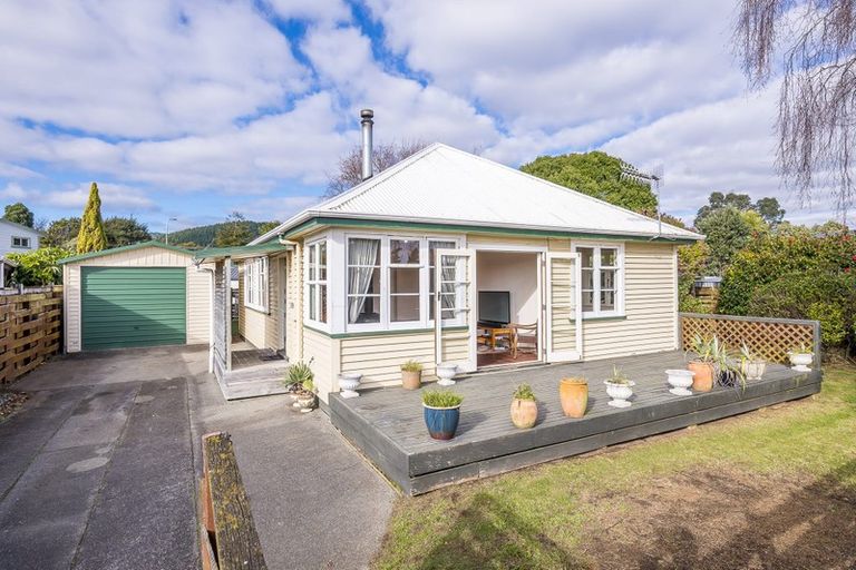 Photo of property in 12 Rodney Grove, Paraparaumu, 5032